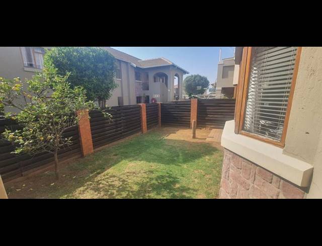 2 BEDROOM TOWNHOUSE FOR SALE IN MEYERSDAL